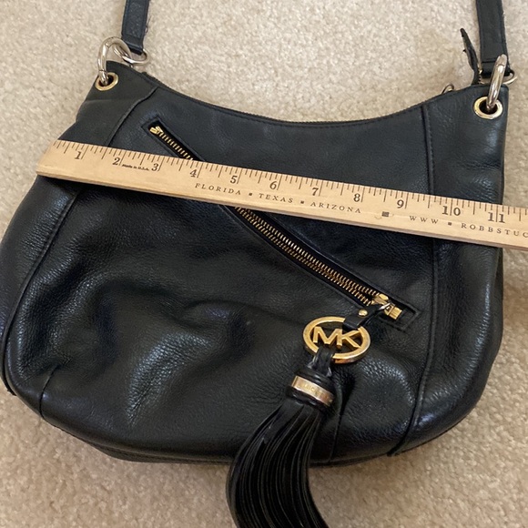Michael Kors black leather purse, shoulder strap, zipper - Picture 9 of 13